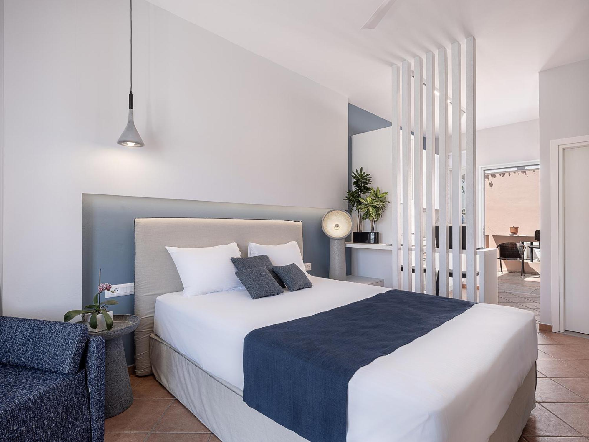 Elena Seafront Luxury Apartments Алмирида Экстерьер фото