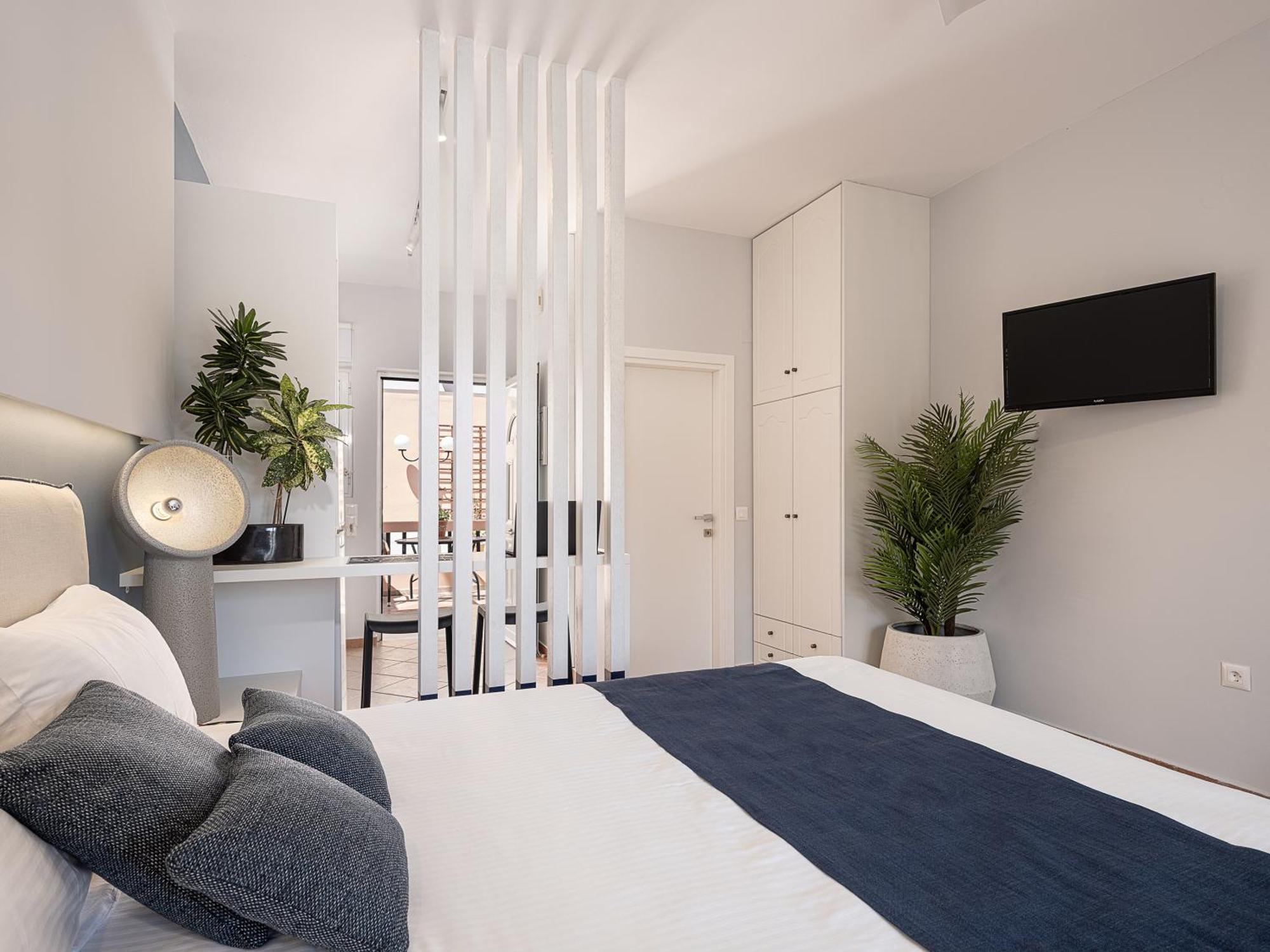Elena Seafront Luxury Apartments Алмирида Экстерьер фото
