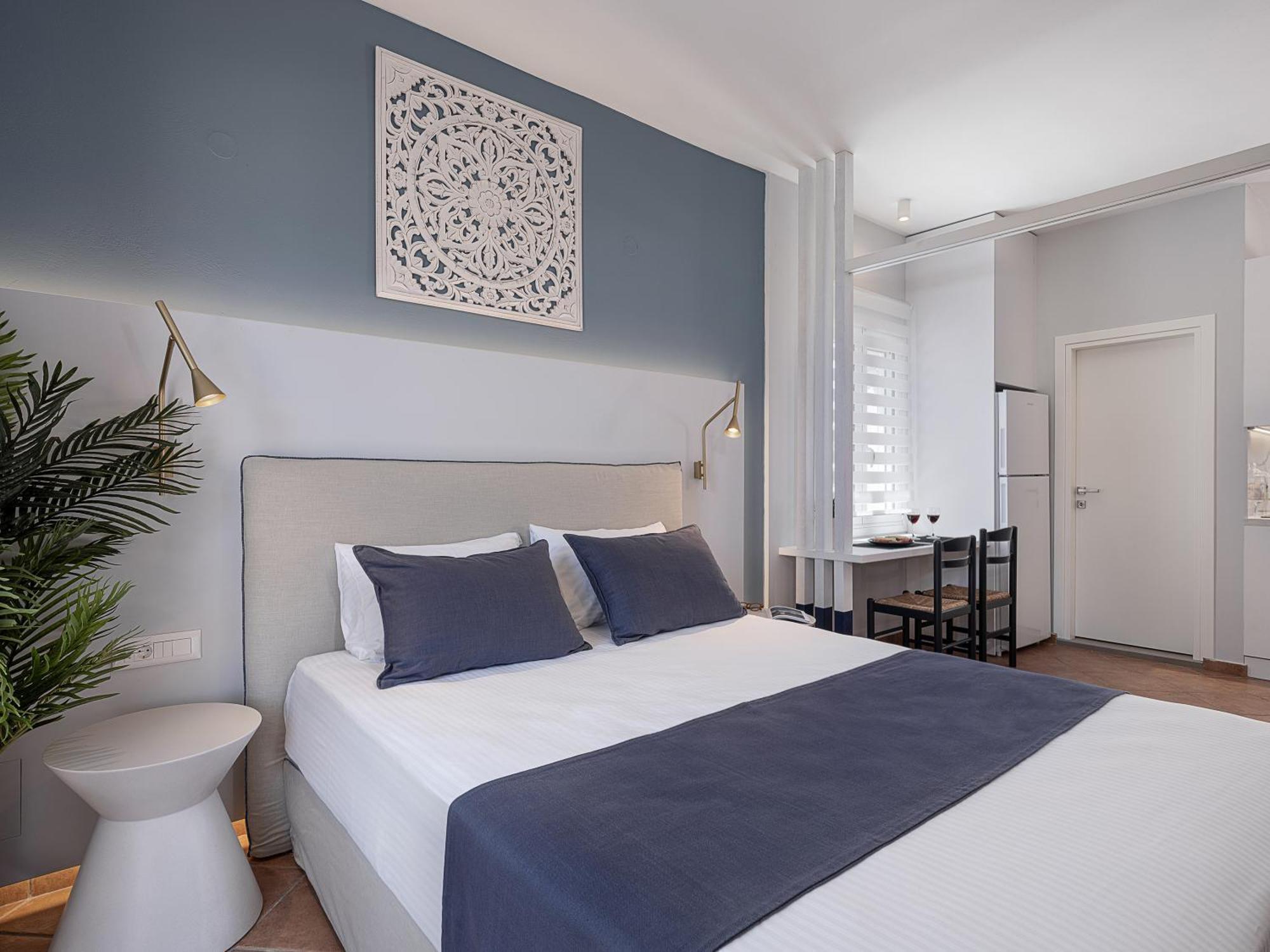Elena Seafront Luxury Apartments Алмирида Экстерьер фото